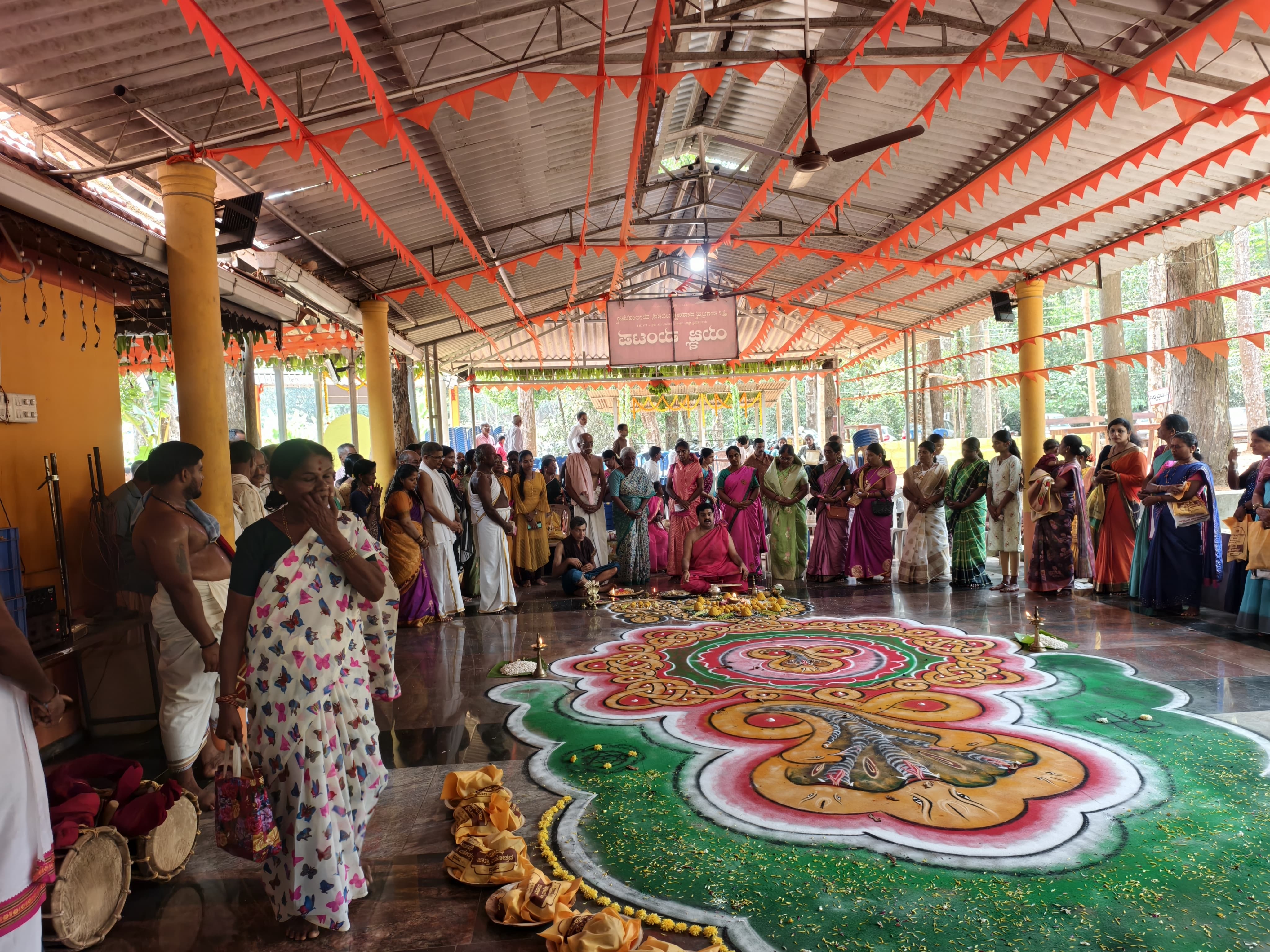 ಪಂಡಿತ್ ವಿದ್ಯೇಶರ ಧಾರ್ಮಿಕ ಕಾರ್ಯಕ್ರಮದ ಚಿತ್ರ 2