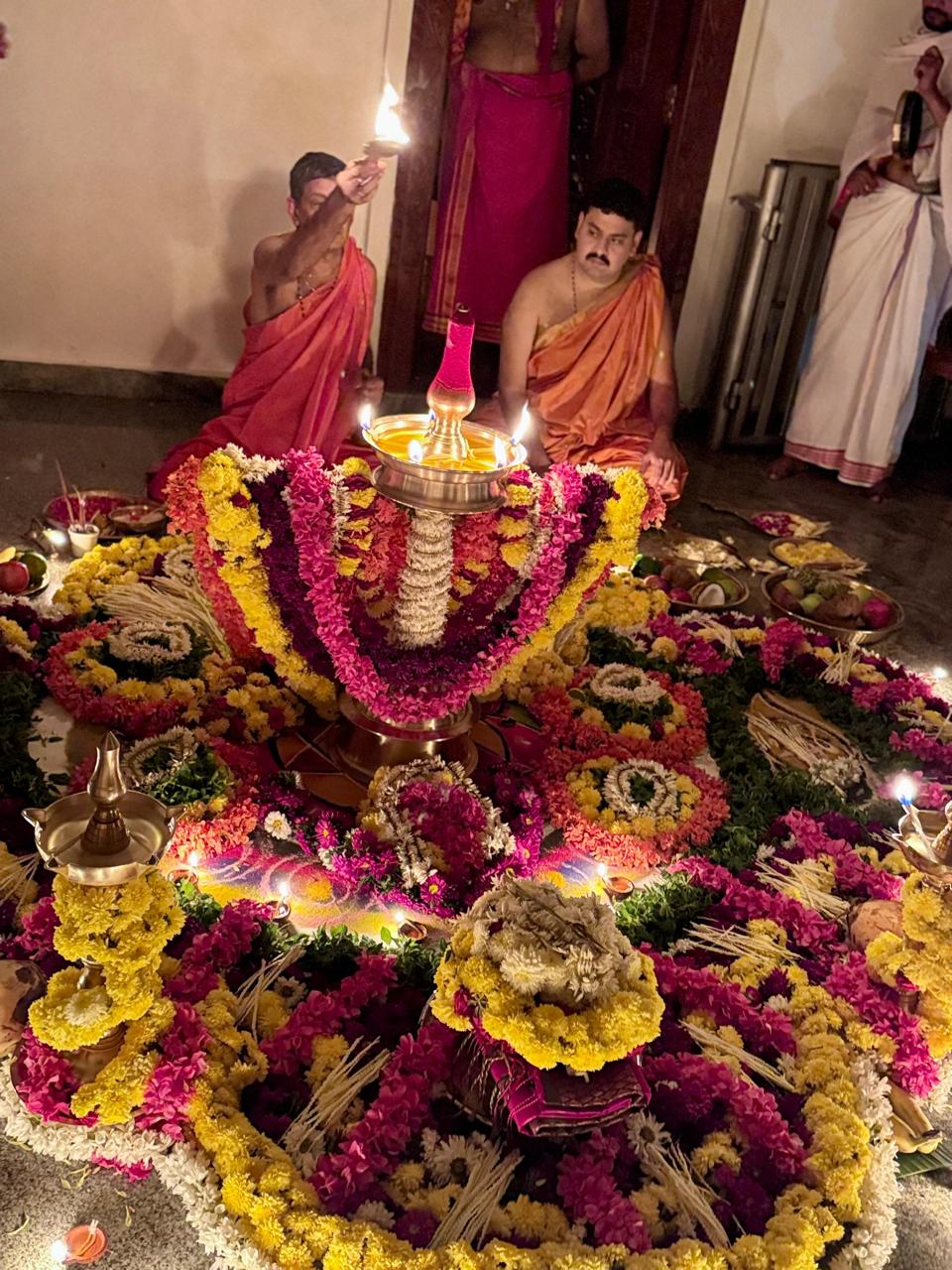 ಪಂಡಿತ್ ವಿದ್ಯೇಶರ ಧಾರ್ಮಿಕ ಕಾರ್ಯಕ್ರಮದ ಚಿತ್ರ 13
